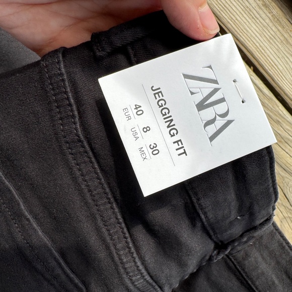 Zara Black Jegging Fit Jeans – Size 40 (US 8 / UK 12 / EUR 40) - Picture 3 of 4